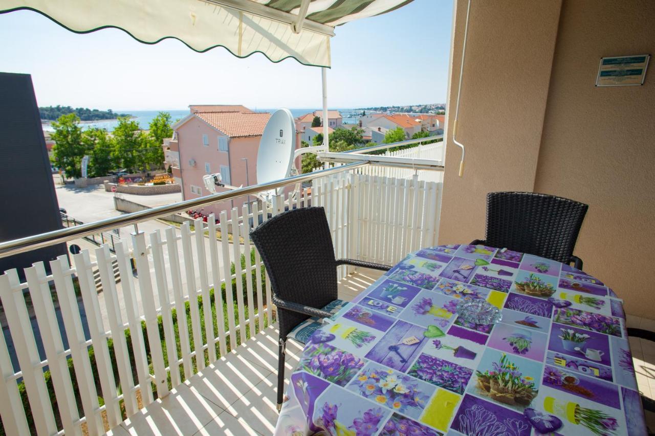 Apartments & Rooms Peranic Novalja Bagian luar foto