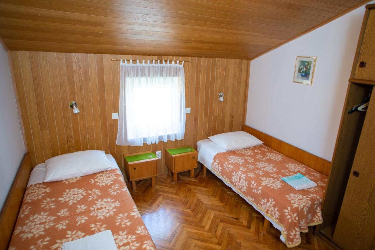 Apartments & Rooms Peranic Novalja Bagian luar foto