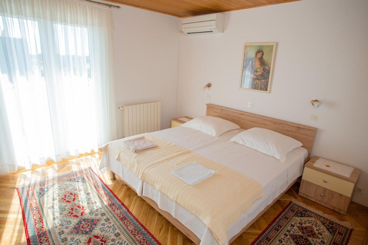 Apartments & Rooms Peranic Novalja Bagian luar foto