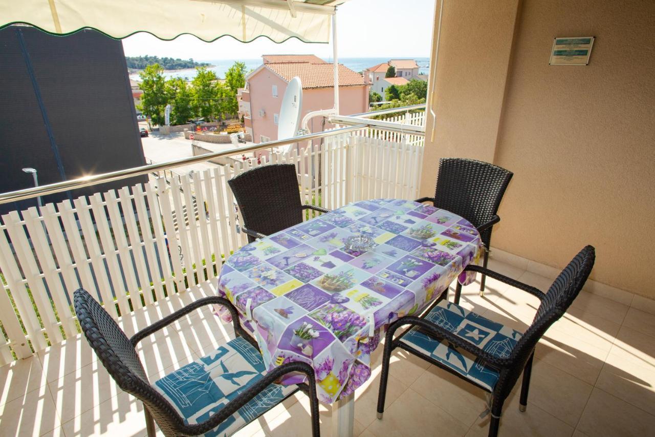 Apartments & Rooms Peranic Novalja Bagian luar foto