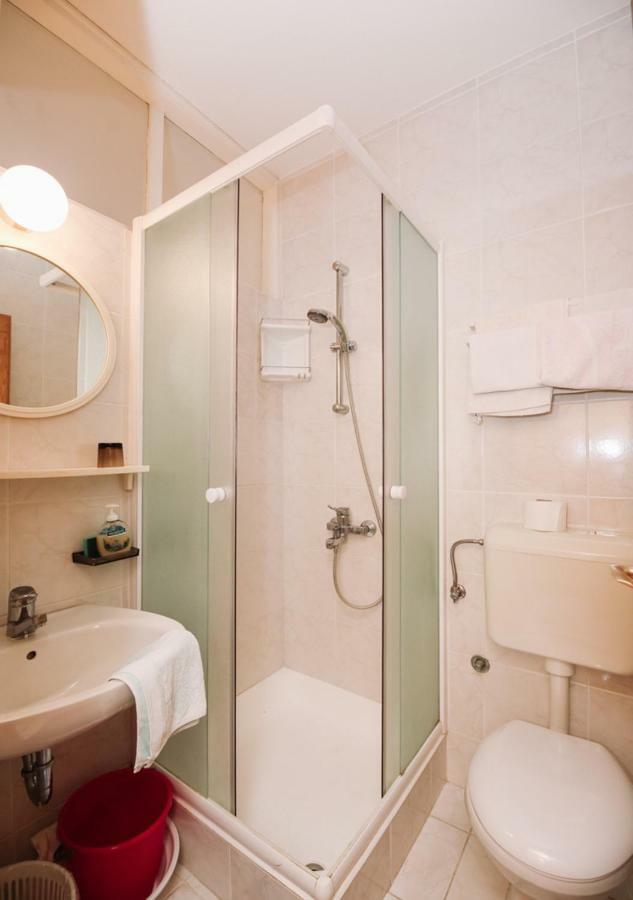 Apartments & Rooms Peranic Novalja Bagian luar foto