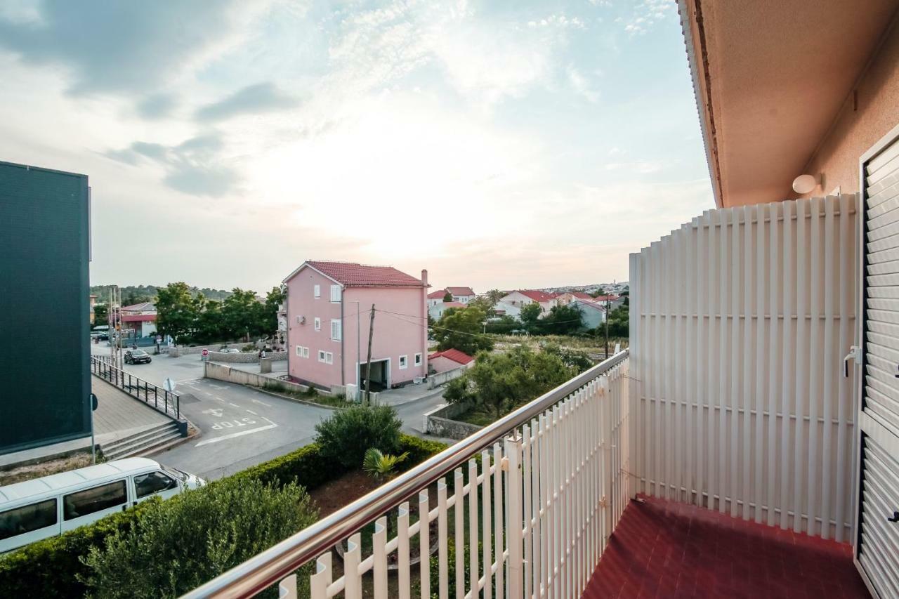 Apartments & Rooms Peranic Novalja Bagian luar foto