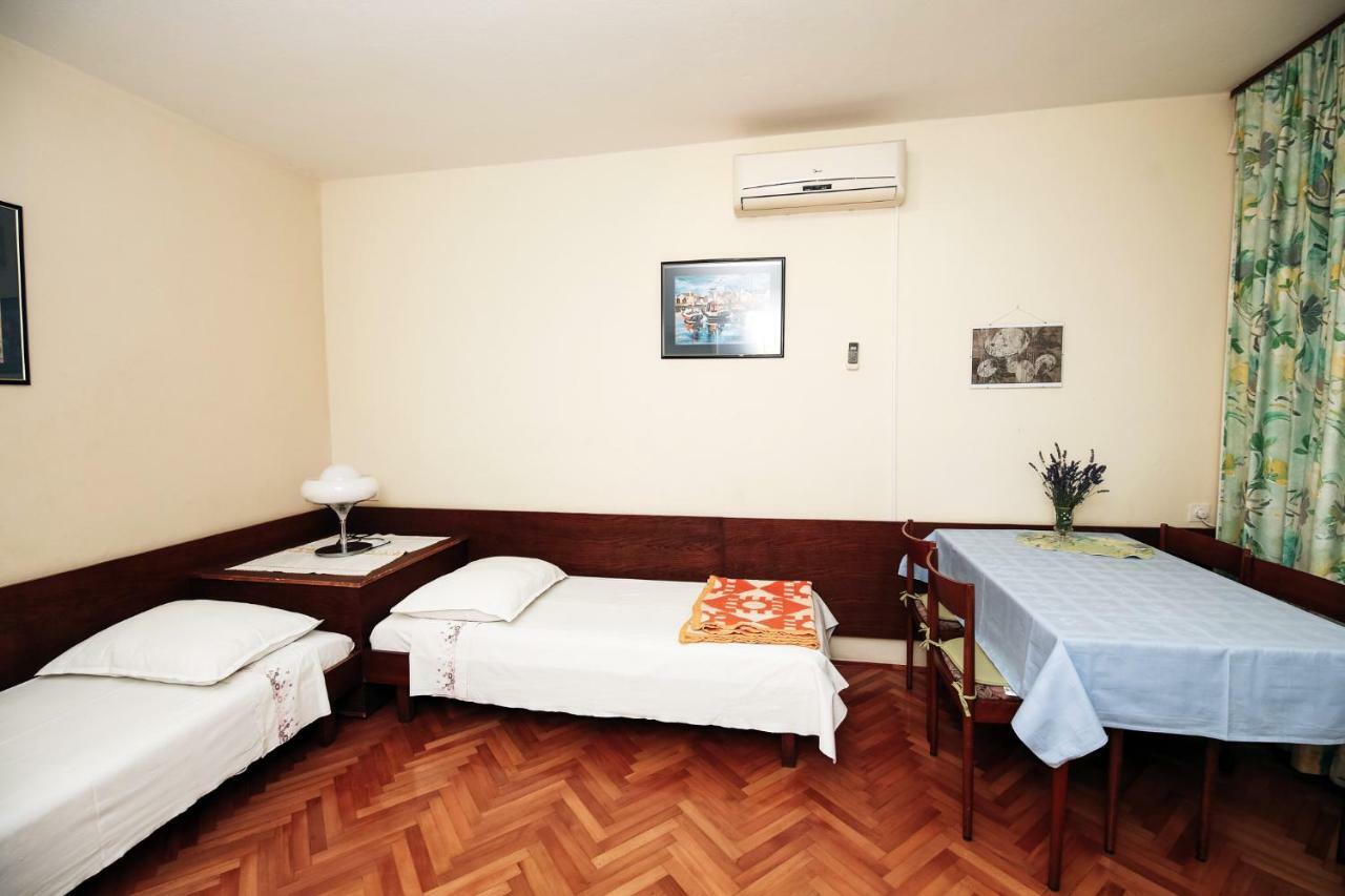 Apartments & Rooms Peranic Novalja Bagian luar foto