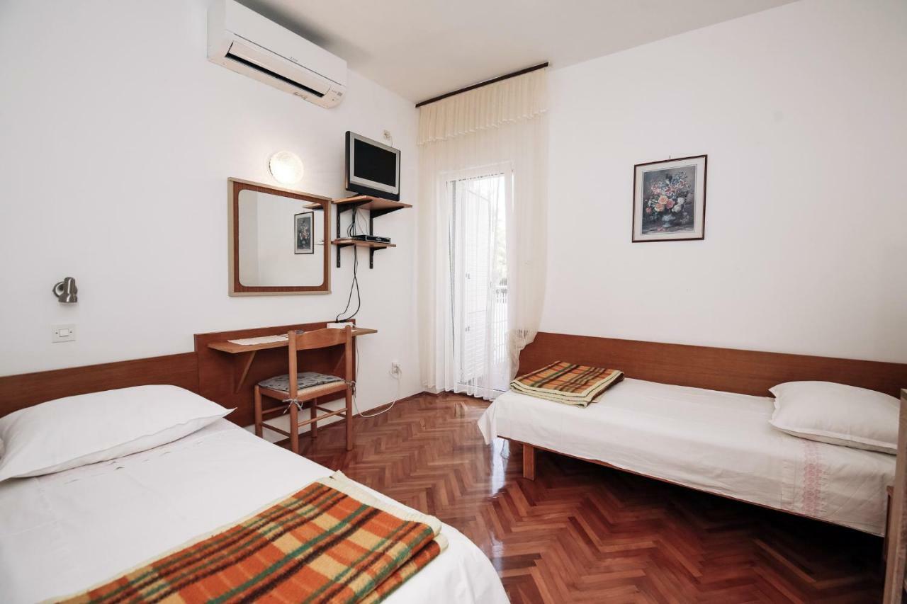 Apartments & Rooms Peranic Novalja Bagian luar foto
